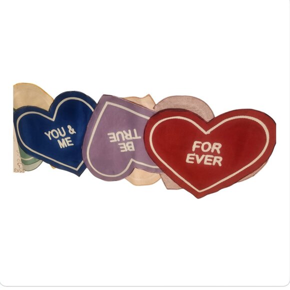 Envogue Cutwork Conversation Heart Table Runner - Picture 3 of 4